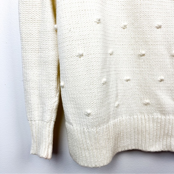 Old Navy White Knit Crewneck Sweater - Picture 3 of 10